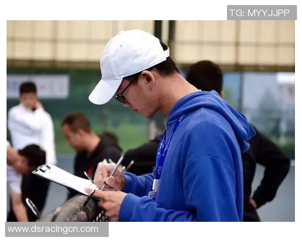 聚焦网球技术提升:探索上海网球队的训练与战术创新之路 聚焦网球技术提升:探索上海网球队的训练与战术创新之路