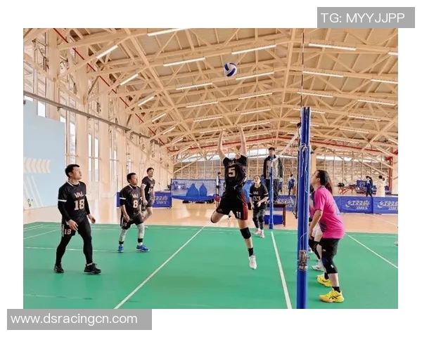 重庆排球队团队协作引发热议球员间默契与配合的真实考验 重庆排球队团队协作引发热议球员间默契与配合的真实考验