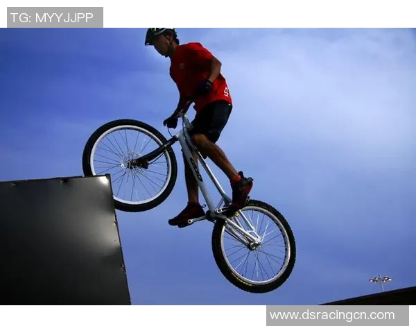 深圳极限运动队与杭州极限运动队赛后战术分析与复盘探讨 深圳极限运动队与杭州极限运动队赛后战术分析与复盘探讨